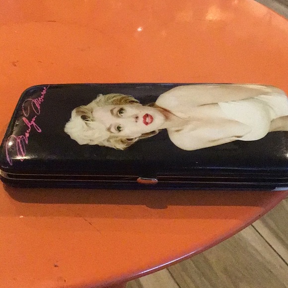 COPY - Wallet - Picture 3 of 8